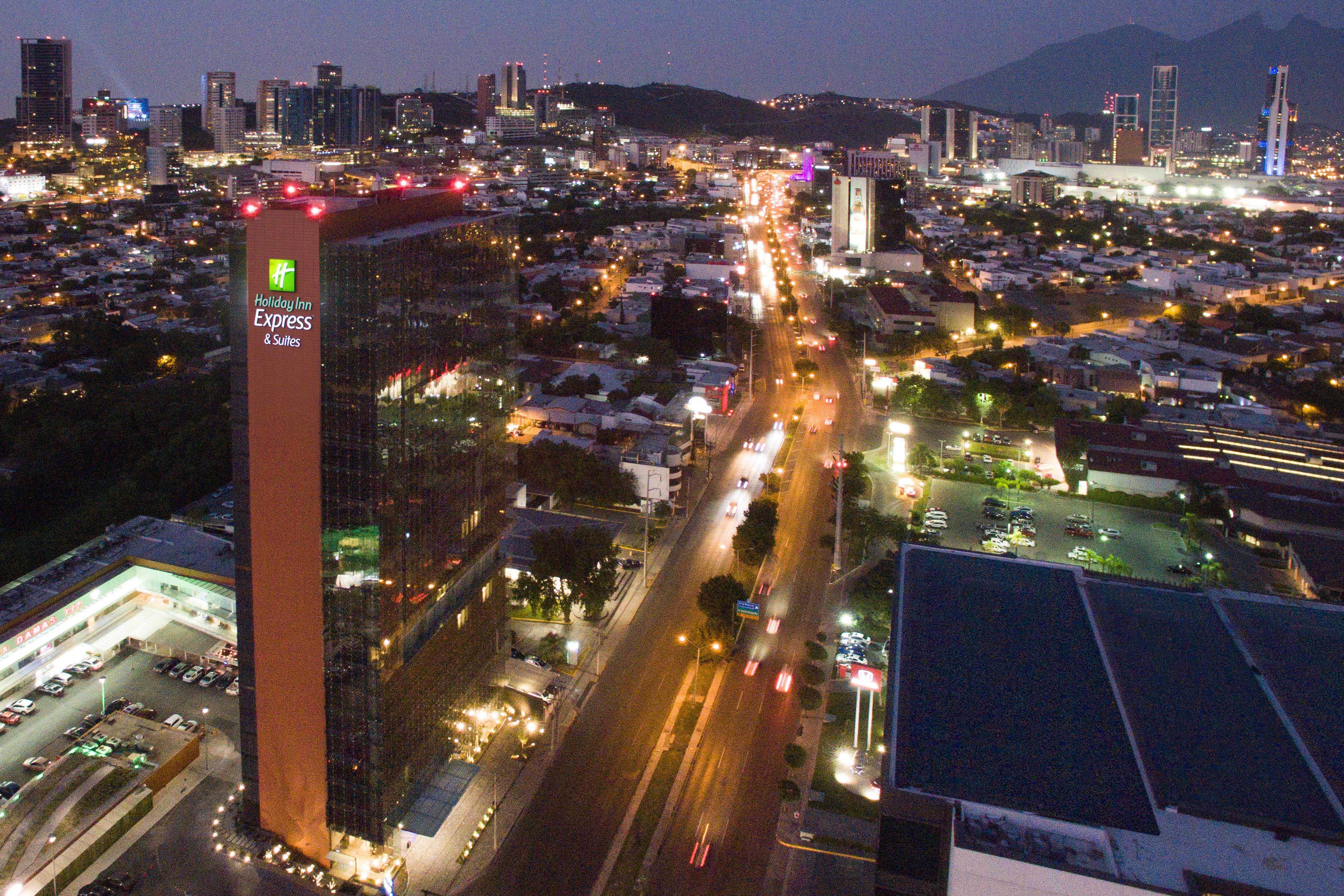 Holiday Inn Express & Suites Monterrey Valle By Ihg San Pedro Garza Garcia Екстериор снимка