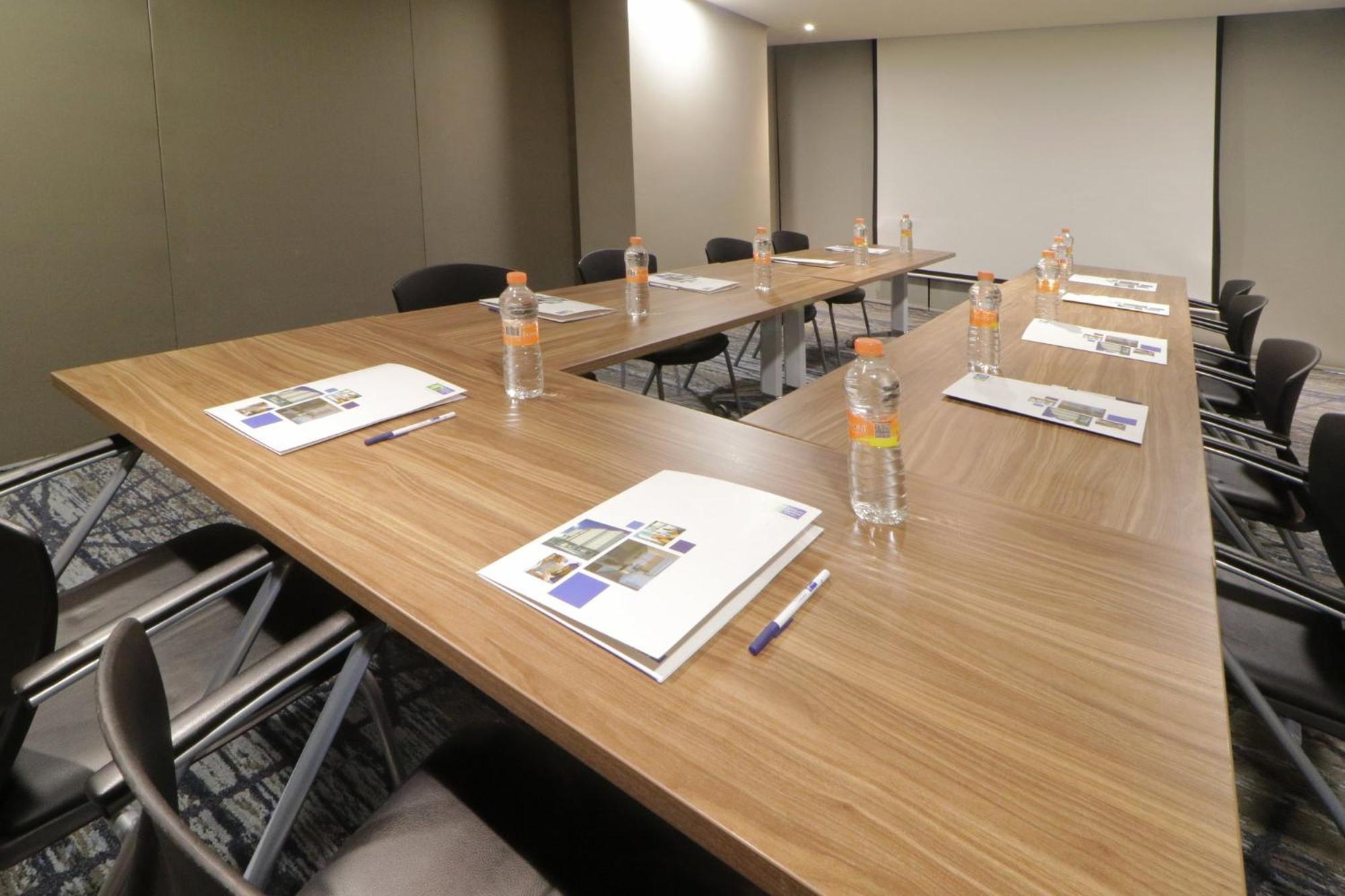 Holiday Inn Express & Suites Monterrey Valle By Ihg San Pedro Garza Garcia Екстериор снимка