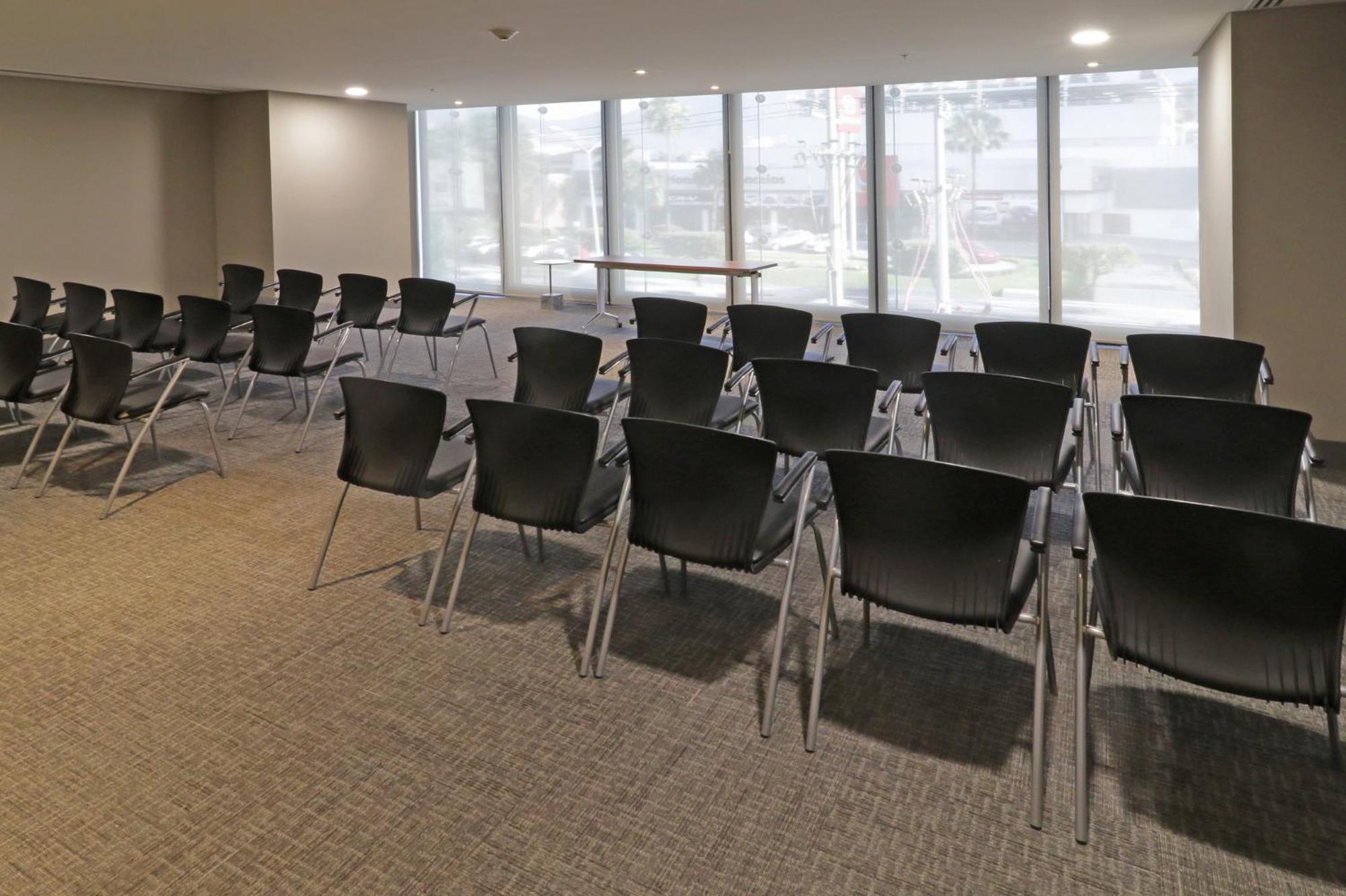 Holiday Inn Express & Suites Monterrey Valle By Ihg San Pedro Garza Garcia Екстериор снимка
