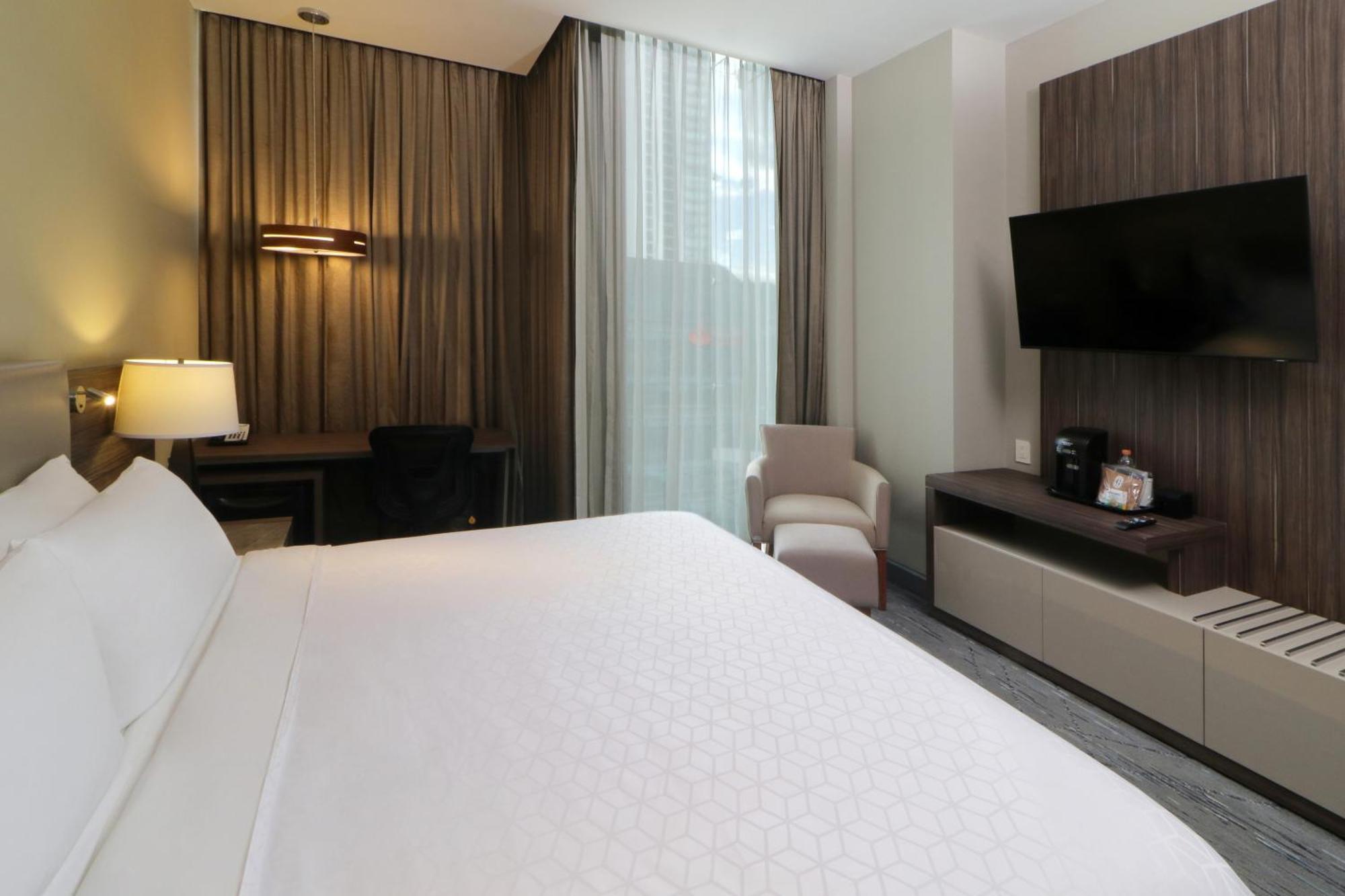 Holiday Inn Express & Suites Monterrey Valle By Ihg San Pedro Garza Garcia Екстериор снимка