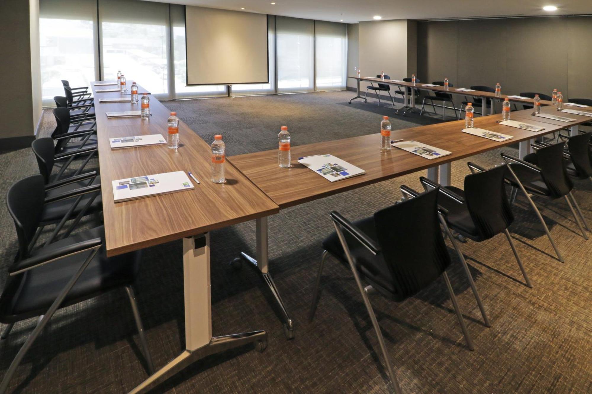 Holiday Inn Express & Suites Monterrey Valle By Ihg San Pedro Garza Garcia Екстериор снимка