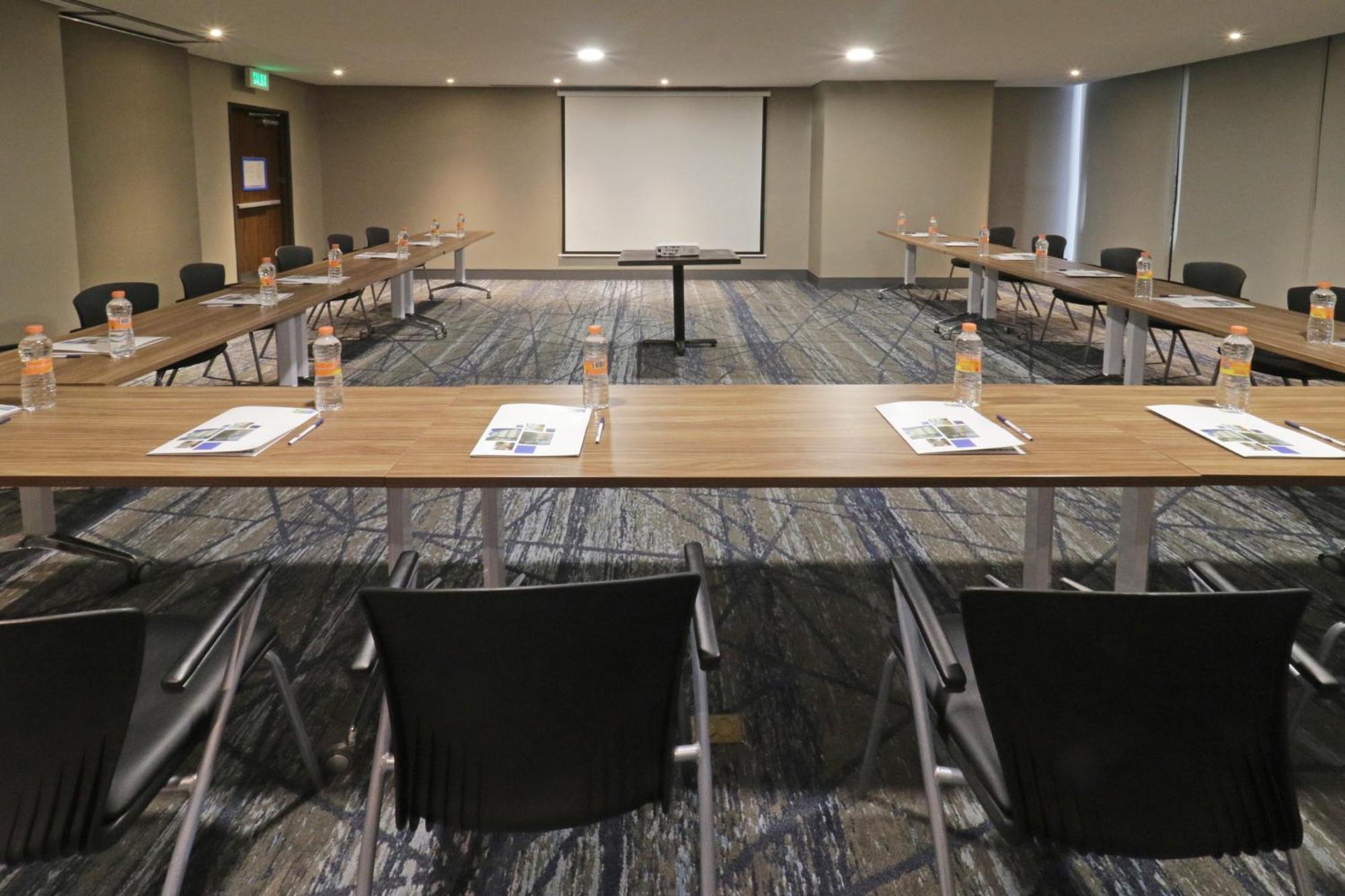 Holiday Inn Express & Suites Monterrey Valle By Ihg San Pedro Garza Garcia Екстериор снимка