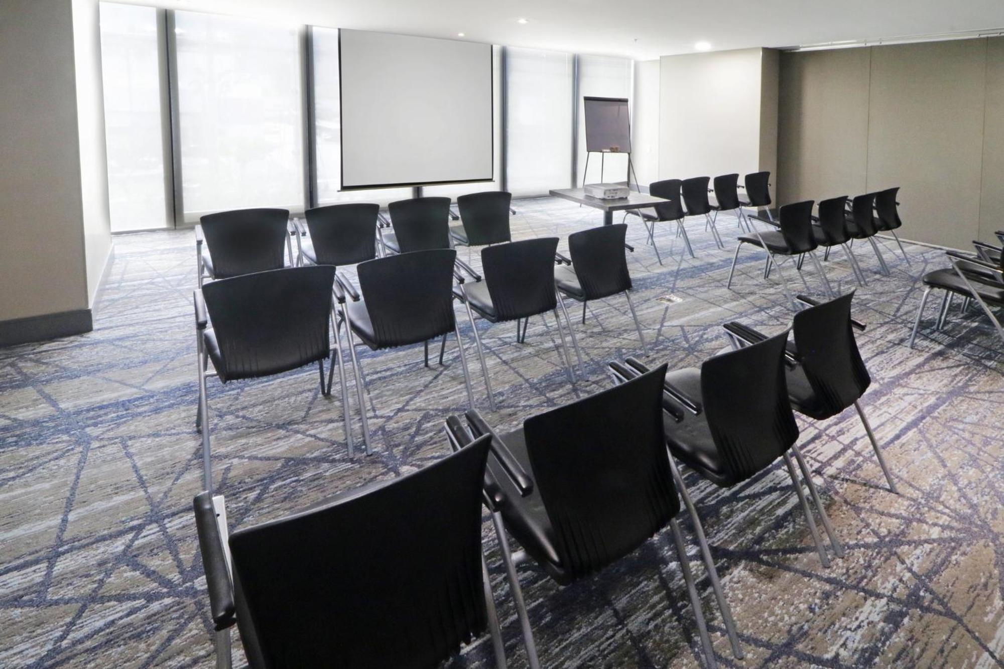 Holiday Inn Express & Suites Monterrey Valle By Ihg San Pedro Garza Garcia Екстериор снимка