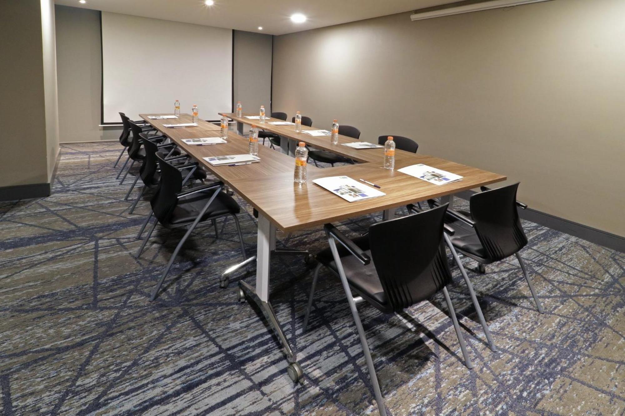 Holiday Inn Express & Suites Monterrey Valle By Ihg San Pedro Garza Garcia Екстериор снимка