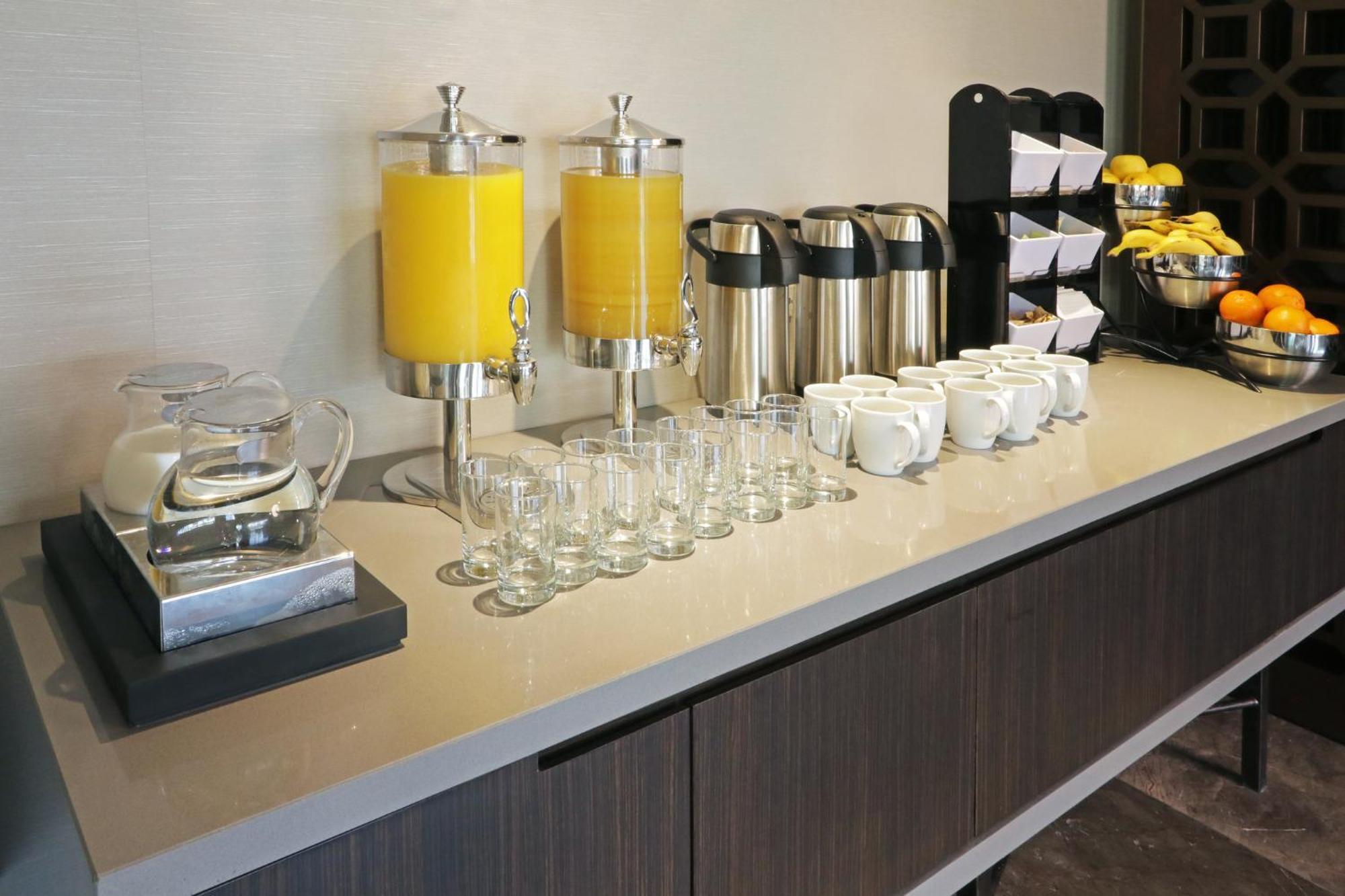 Holiday Inn Express & Suites Monterrey Valle By Ihg San Pedro Garza Garcia Екстериор снимка