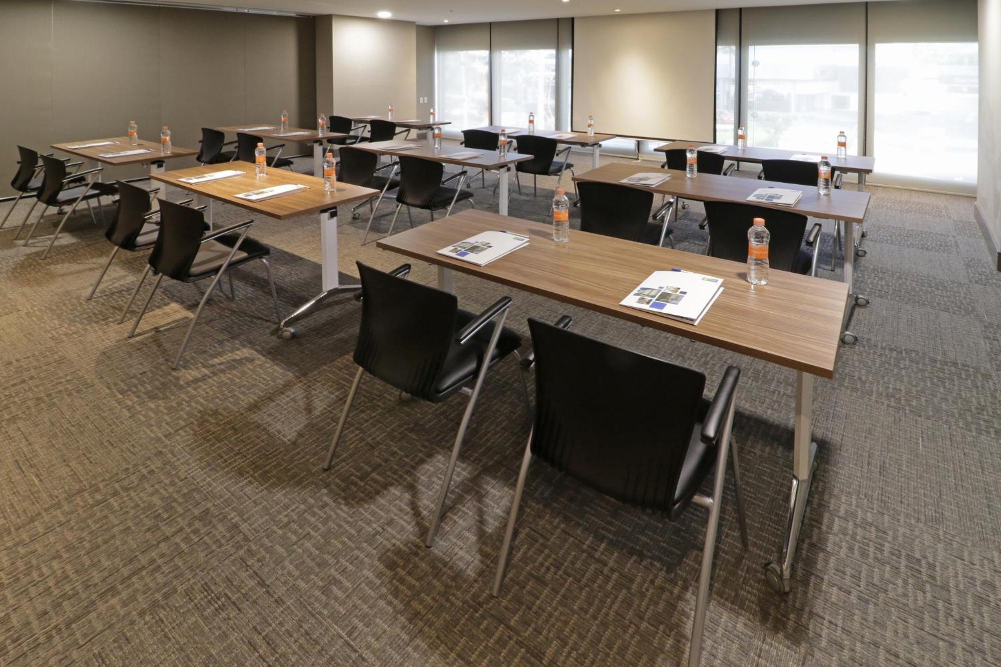 Holiday Inn Express & Suites Monterrey Valle By Ihg San Pedro Garza Garcia Екстериор снимка