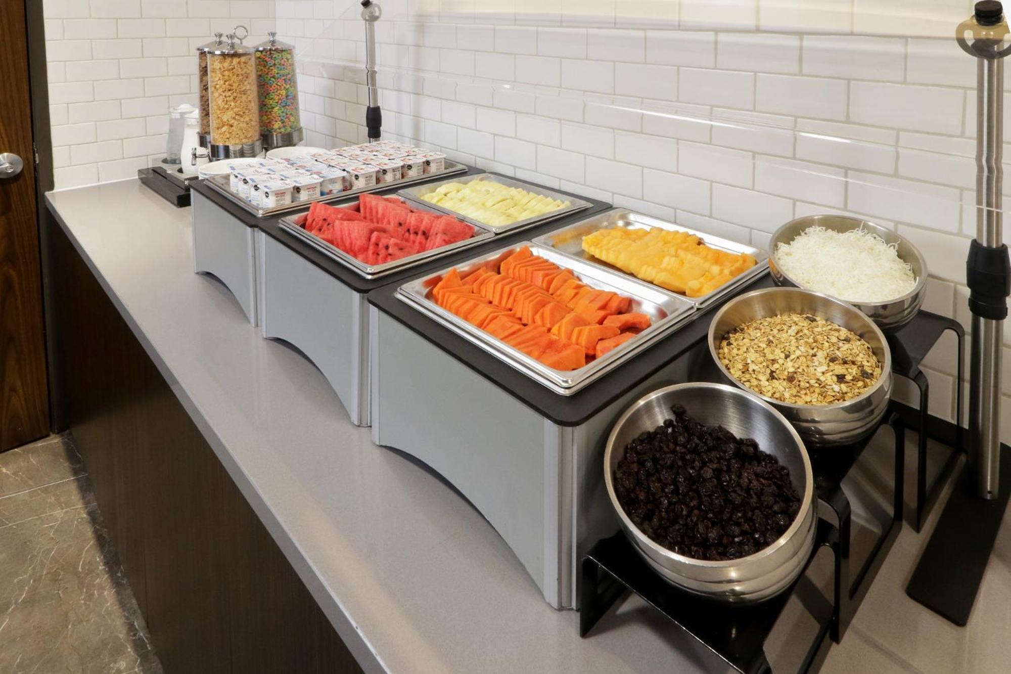 Holiday Inn Express & Suites Monterrey Valle By Ihg San Pedro Garza Garcia Екстериор снимка