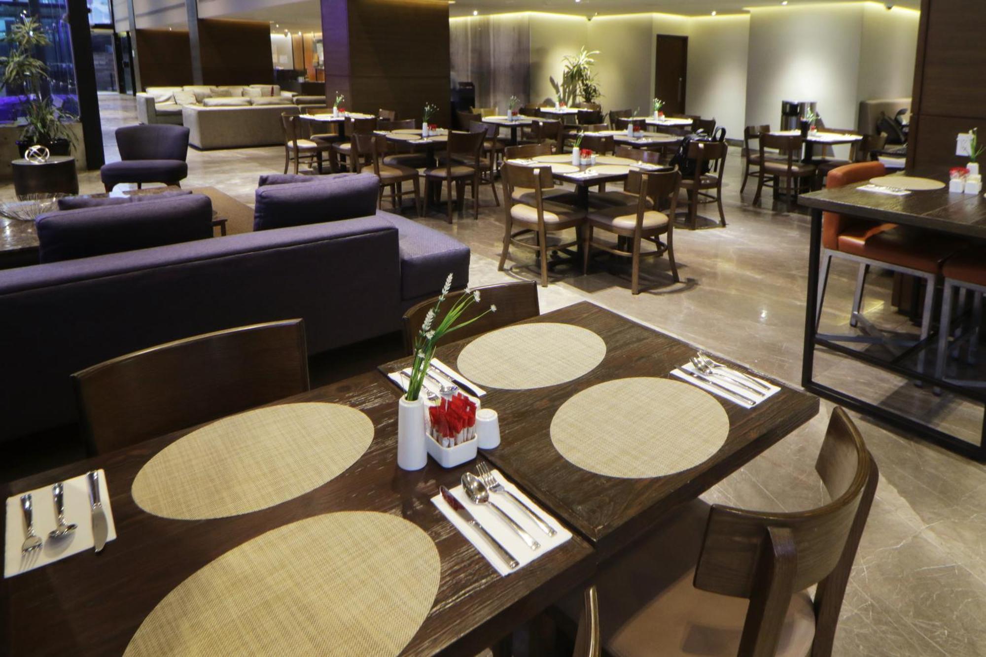 Holiday Inn Express & Suites Monterrey Valle By Ihg San Pedro Garza Garcia Екстериор снимка