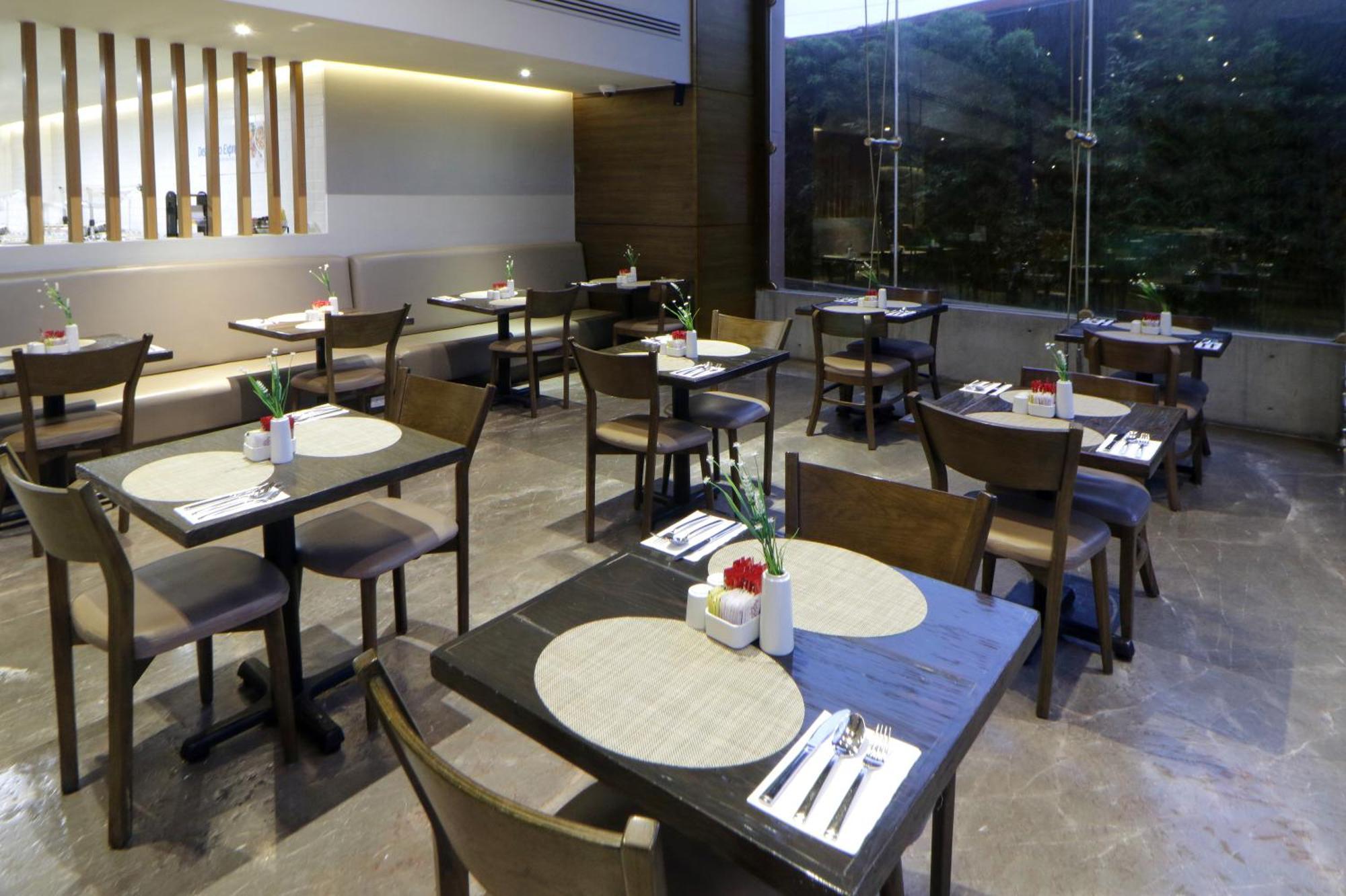 Holiday Inn Express & Suites Monterrey Valle By Ihg San Pedro Garza Garcia Екстериор снимка